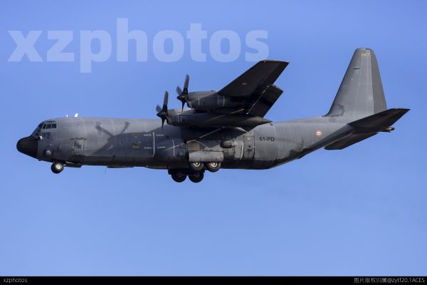C130落地PEK