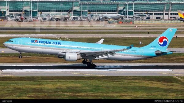 大韩航空330擦烟