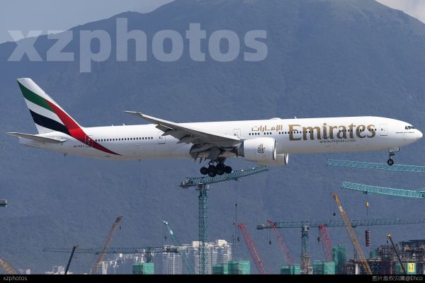阿联酋航空77W