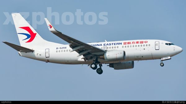 737