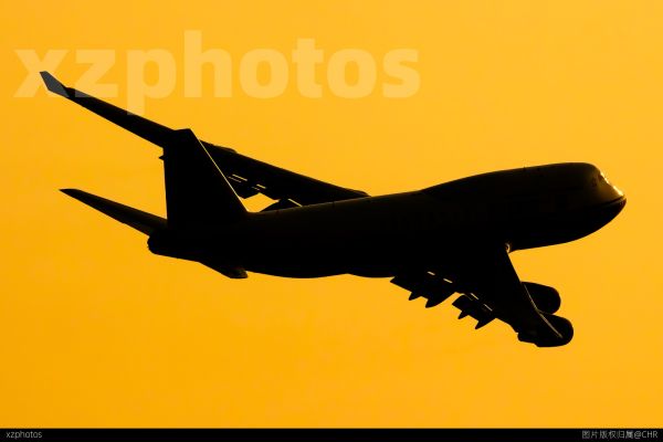 B-2445剪影