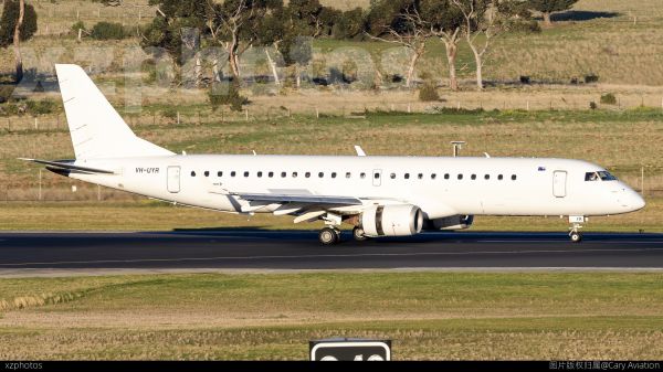 VH-UYR