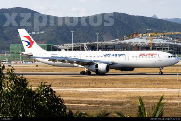 B-1041承载着段巨的期望，平安降落