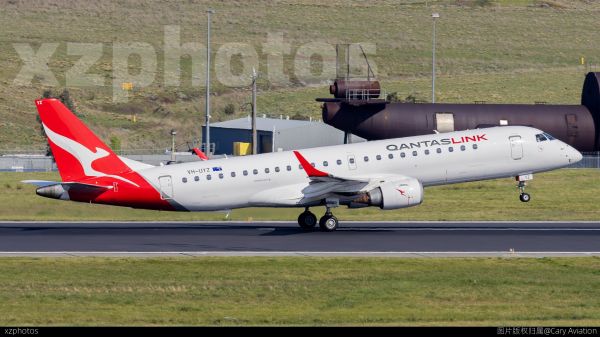 VH-UYZ