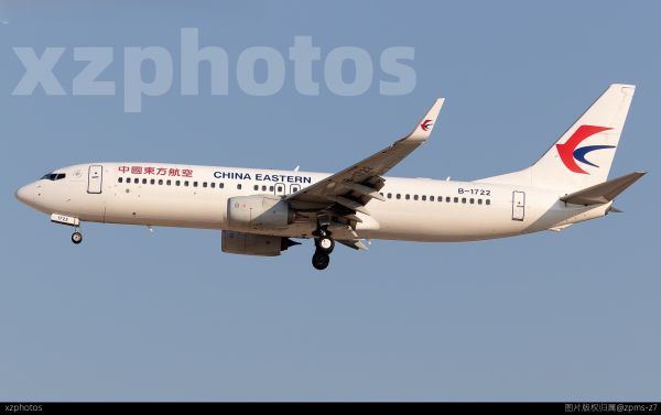 东航738