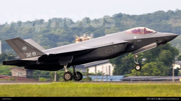 F35