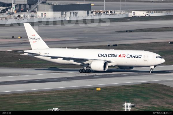 2C618 CDG-HKG