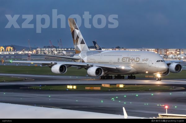 阿提哈德A380滑行