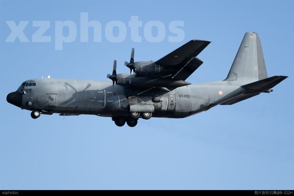 法国空军C130运输机