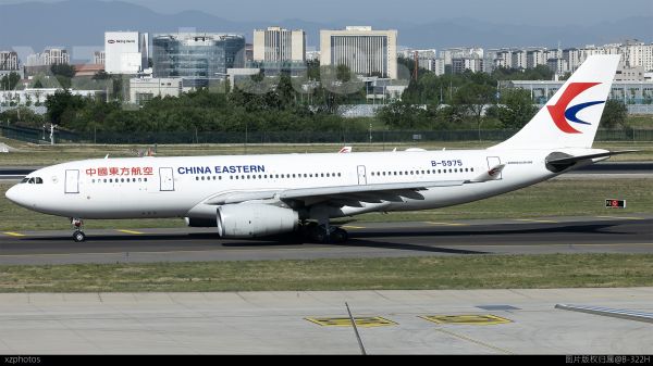 东方航空B-5975