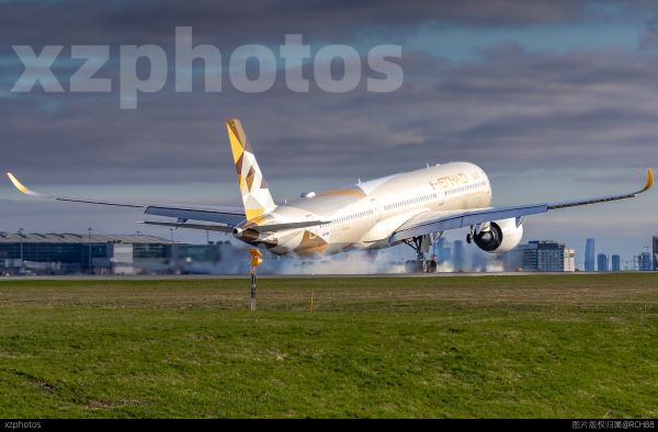 YYZ 06R