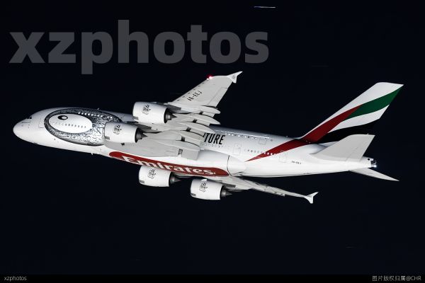 EK385 HKG-BKK