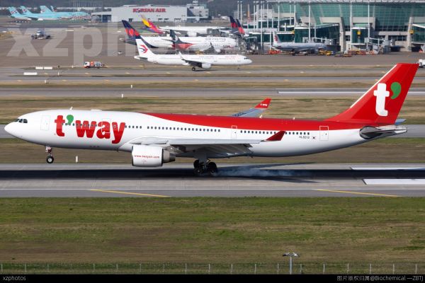德威航空降落擦烟