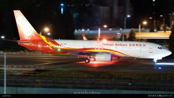 夜间滑行过桥