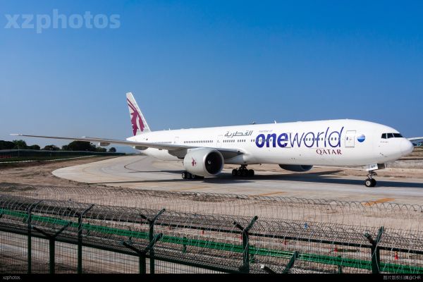 QR874 DOH-CAN