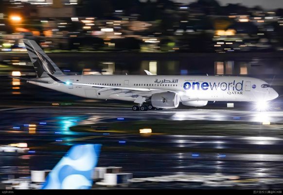 Qatar A350-900 departing Boston 15L