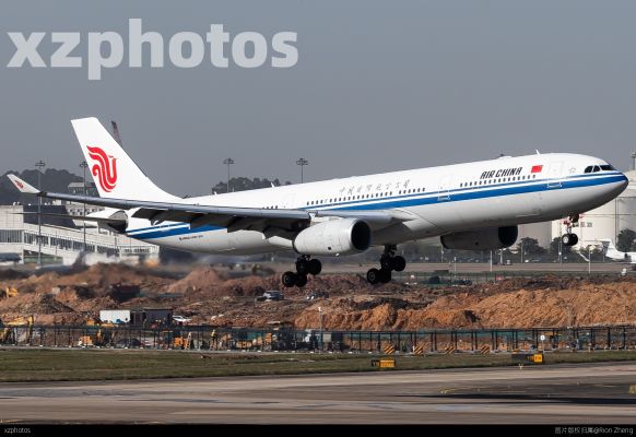 CA330 landing at CAN