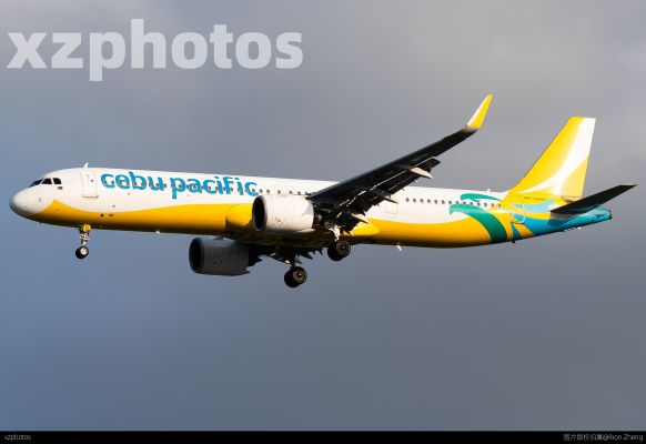 A Cebu321 landing at SIN