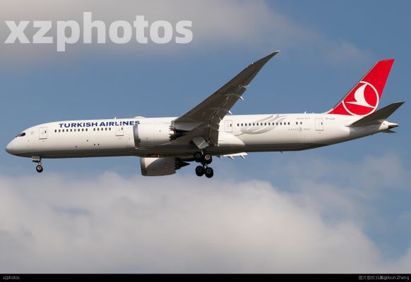 A TK789 landing at SIN