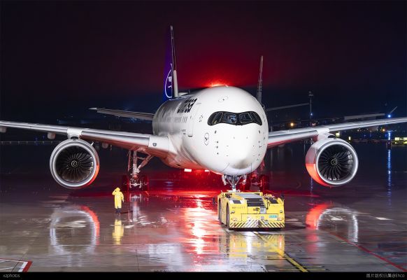 德国仙鹤A359雨中推出