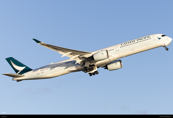 国泰航空35K在最后一缕阳光下起飞🛫