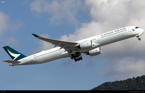 takeoff rwy 25L