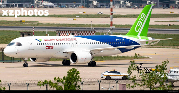 中国商飞c919原型机