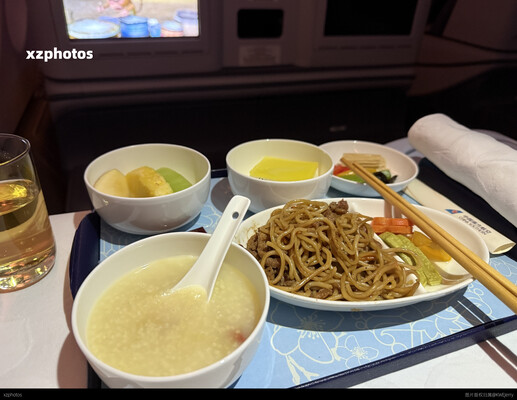 南航公务舱预订早餐黑椒牛肉炒面