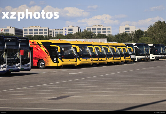 北京首都的机场摆渡车