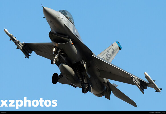 F16