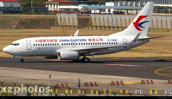 737