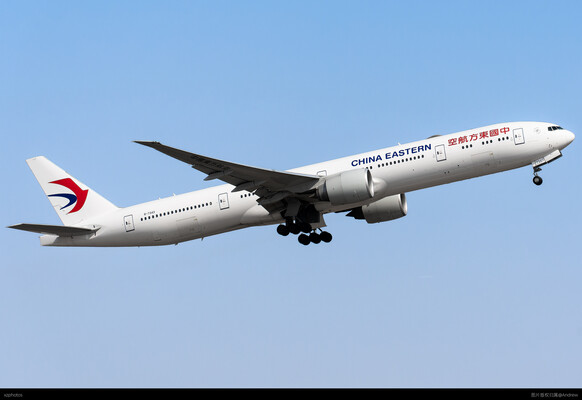东航777