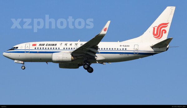 BOEING 737-700