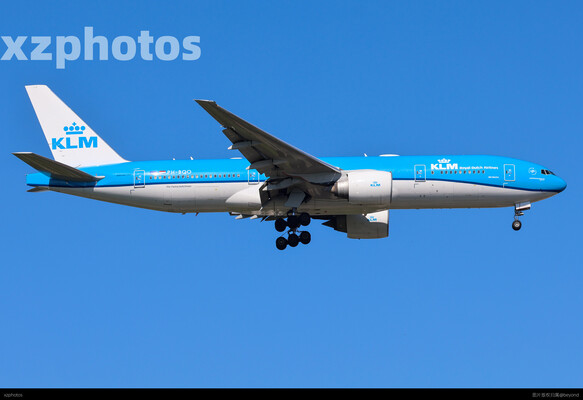 B772