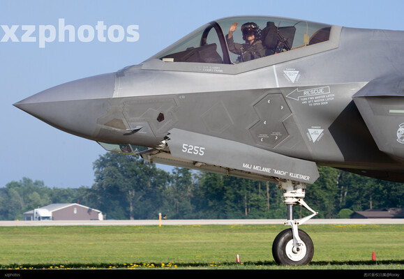 F35 demo