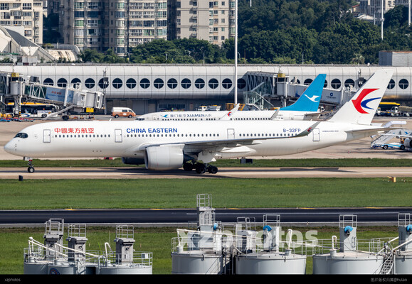 东航359