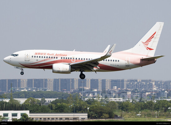 737