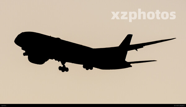 夕阳下的787