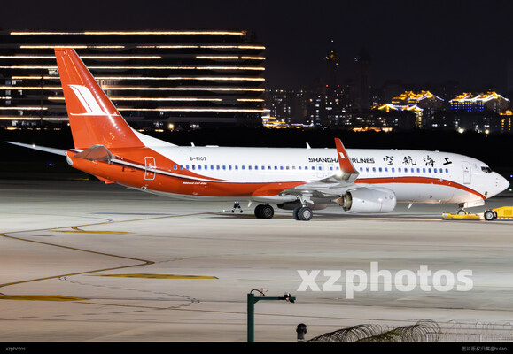 上海航空738/B-6107