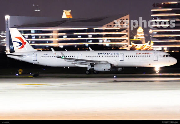 中国东方航空321/B-1812