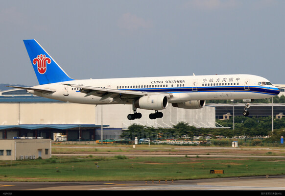 中国南方航空 757-200 B-2825