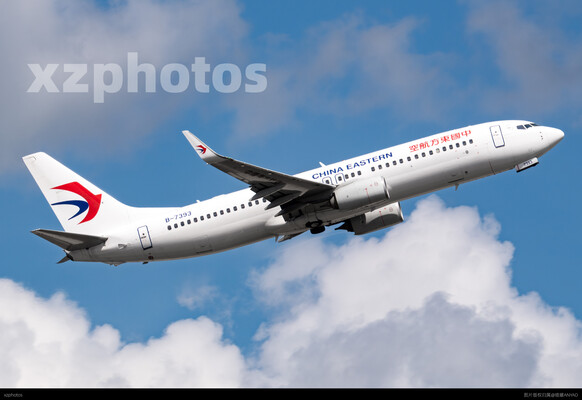东航737起飞