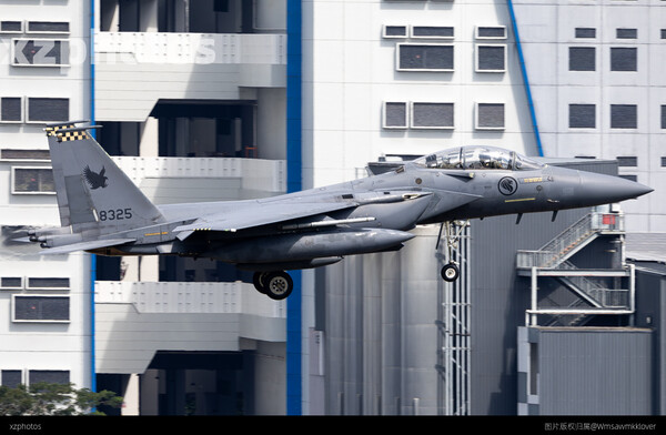 F15