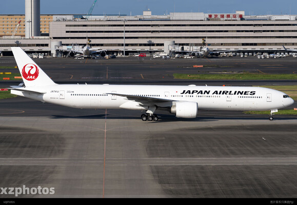 日航773