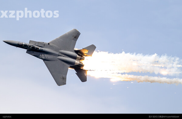 F15
