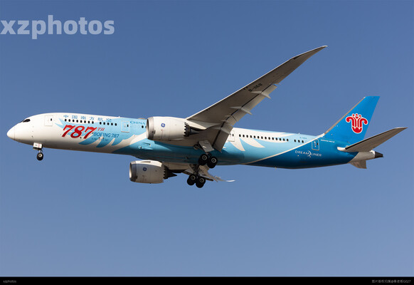 第100架波音787