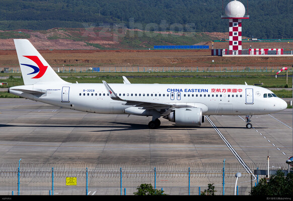 东方航空320在昆明长水
