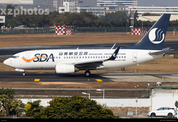 山航737