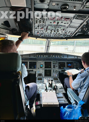 N703JB
