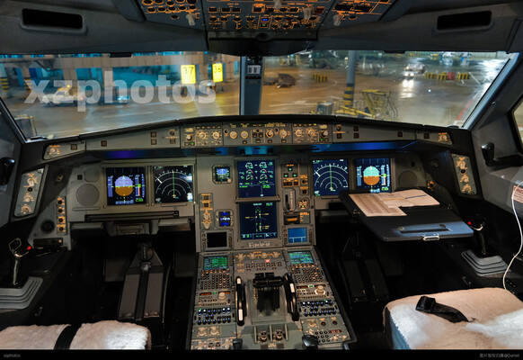 AIRBUS-A330驾驶舱